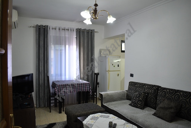 Apartament 2+1 per qira perballe shkolles Harry Fultz ne Tirane